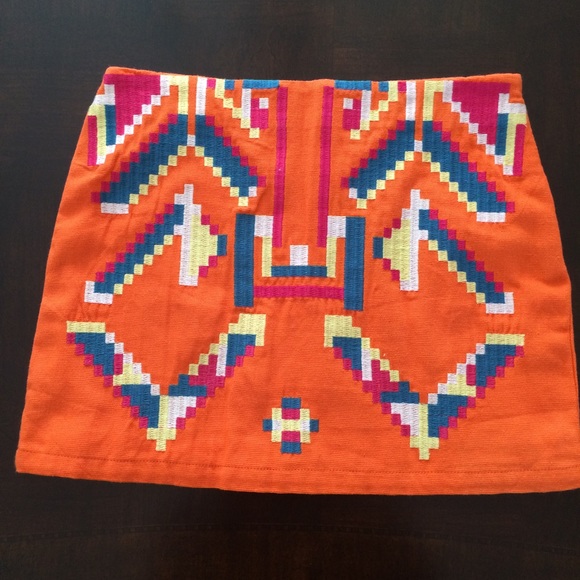 Signature8 | Tribal Embroidered Mini Skirt - Picture 4 of 9